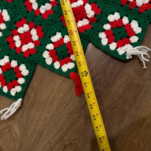 Vintage Granny Square Crochet Christmas Tree Skirt Red Green White Tassels 43" - Picture 3 of 4